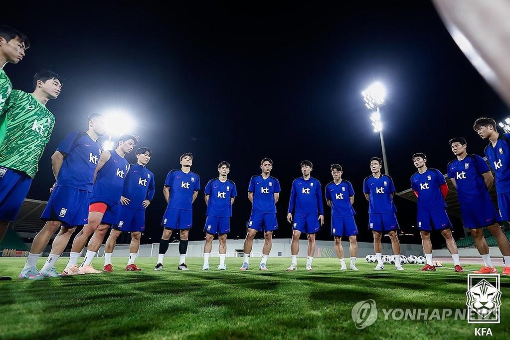 훈련하는 축구대표팀 (서울=연합뉴스) 한국 축구대표팀이 3일(현지시간) 이라크 바스라 알 파이하 스타다움에서 훈련하고 있다. 축구대표팀은 6일 이라크를 상대로 2026 북중미 월드컵 아시아 3차 예선 B조 9차전을 치른다. 2025.6.4 [대한축구협회 제공. 재판매 및 DB 금지] photo@yna.co.kr