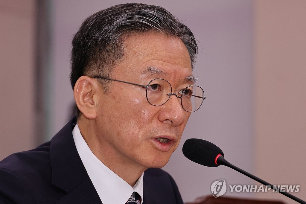 답변하는 정성호 법무부 장관 후보자 (서울=연합뉴스) 김주성 기자 = 정성호 법무부 장관 후보자가 16일 국회 법제사법위원회에서 열린 인사청문회에서 위원 질의에 답변하고 있다. 2025.7.16 utzza@yna.co.kr