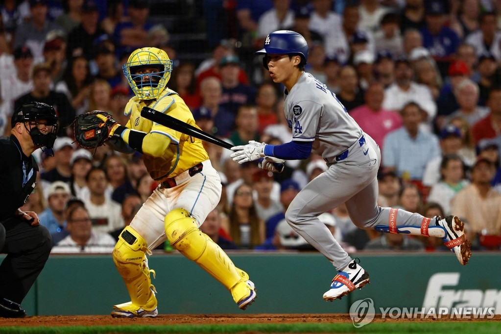 김혜성(오른쪽)의 경기 모습. [AFP=연합뉴스]