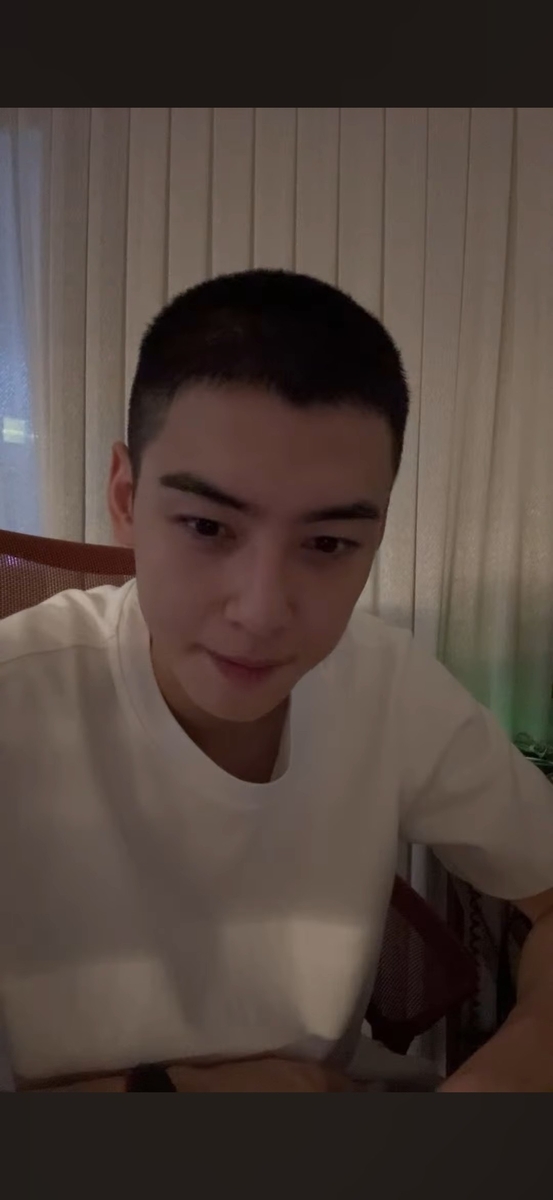 라이브 방송 진행한 차은우 [차은우 유튜브 채널 캡처. 재판매 및 DB 금지]