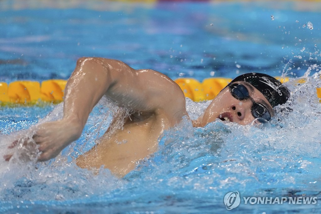 4연속 메달을 목표로 역영하는 황선우 [AP=연합뉴스]
