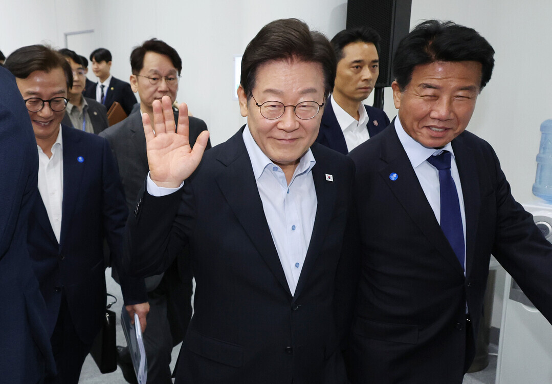  이재명 대통령이 25일 부산 부경대에서 열린 타운홀미팅 