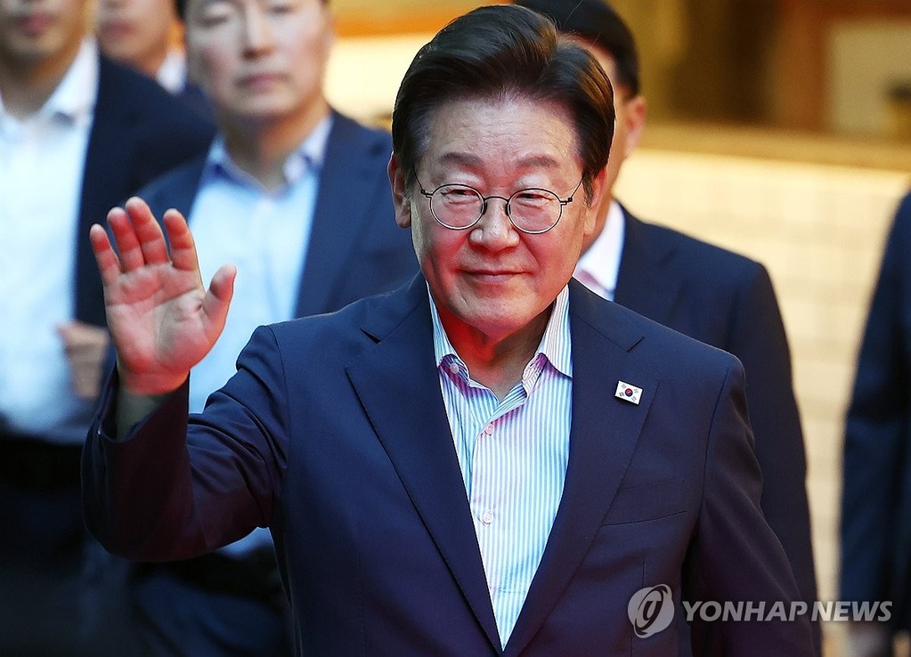 외식 마친 이재명 대통령 [연합뉴스 자료사진]