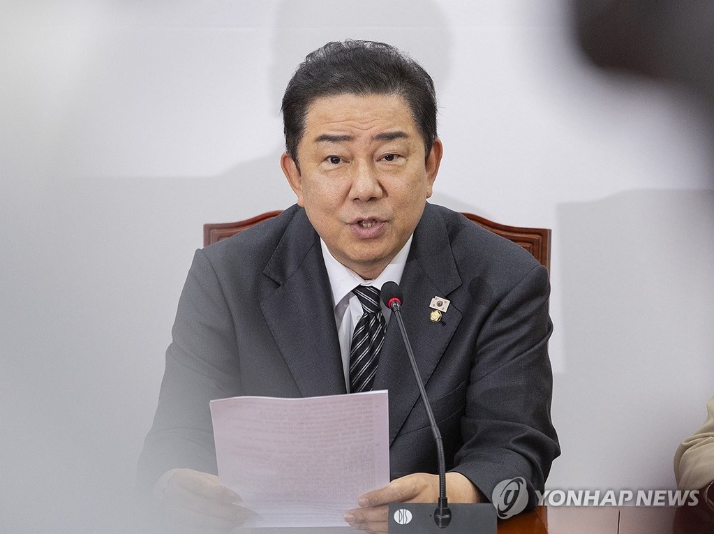 정기국회 원내 정책 방향 말하는 김병기 원내대표 (서울=연합뉴스) 황광모 기자 = 더불어민주당 김병기 원내대표가 26일 국회에서 열린 원내대책회의에서 9월 정기국회에서 추진할 정책방향을 말하고 있다. 2025.8.26 hkmpooh@yna.co.kr