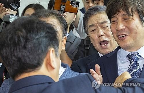 국회 찾은 김형석 독립기념관장, &#...