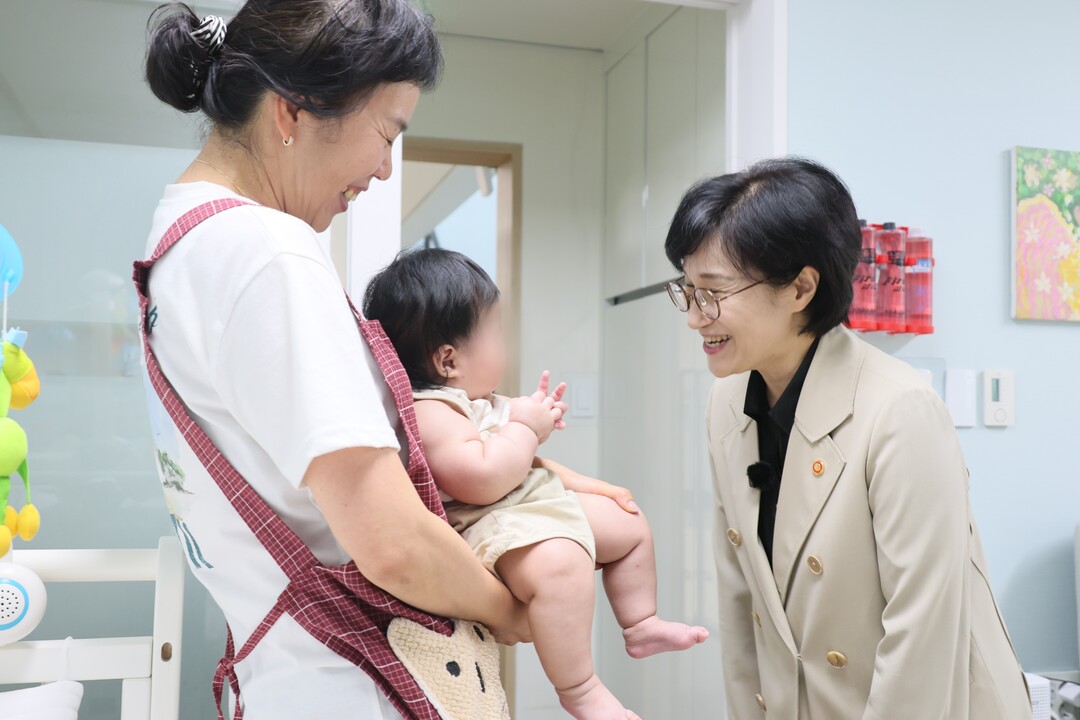 여가부 원민경 장관, 한부모가족 복지시설 방문