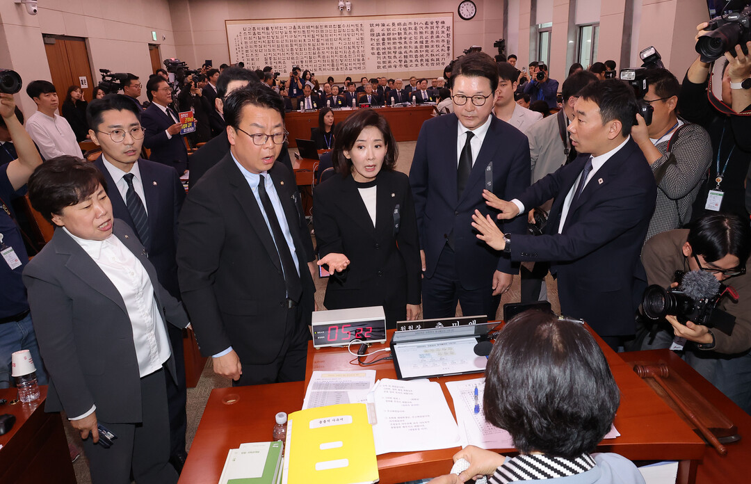 李정부 첫국감 이틀째…'전산망...