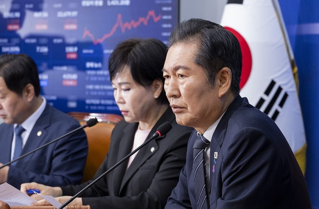 與 "장동혁 대표, 내란수괴...