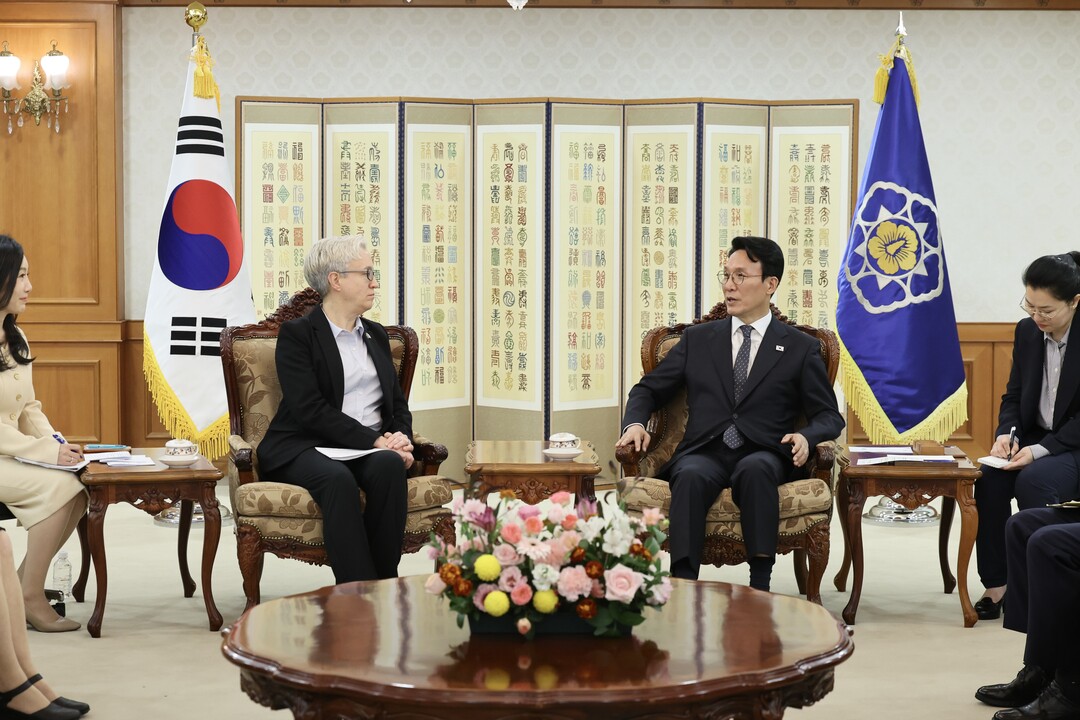 김민석 국무총리, 티나 코텍 미국 오리건 주지사 접견