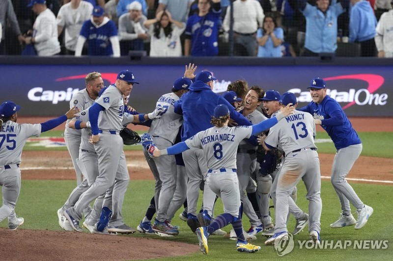 LA 다저스, 연장 11회 접전서 토...