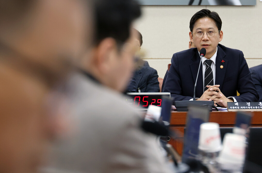 정부 “조사 결과에 따라 KT에 위약...