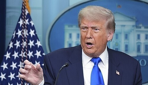 미국인 5명중 1명만 "트럼...