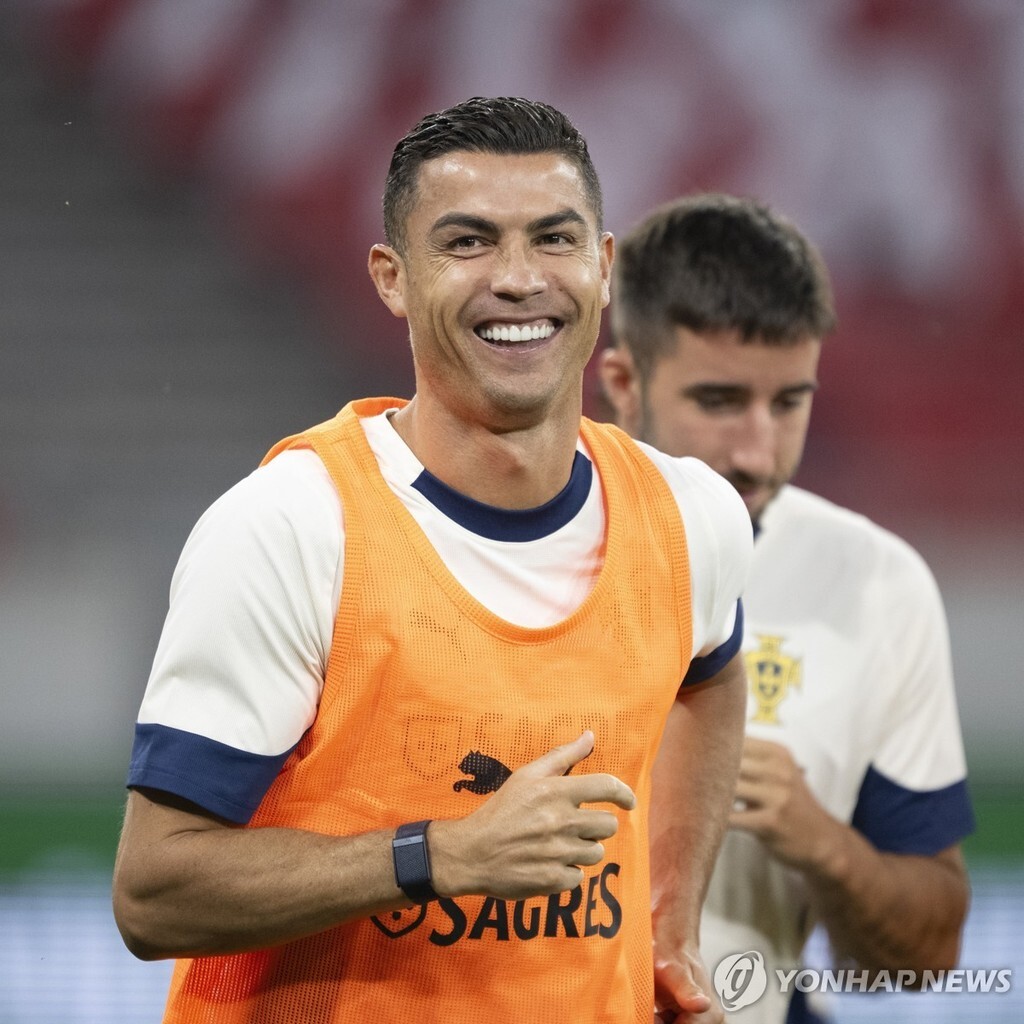 환하게 웃은 크리스티아누 호날두 [EPA=연합뉴스 자료사진]