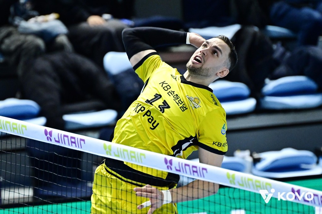 공격하는 KB손해보험의 비예나 [한국배구연맹 제공. 재판매 및 DB 금지]