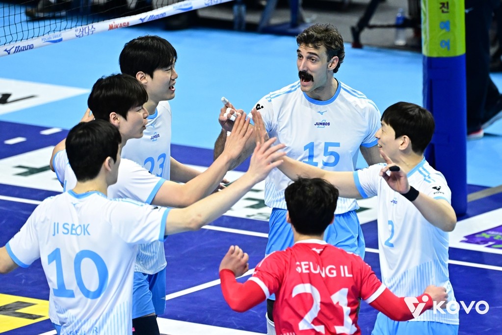 득점 후 기뻐하는 대한항공 선수들 [한국배구연맹 제공. 재판매 및 DB 금지]
