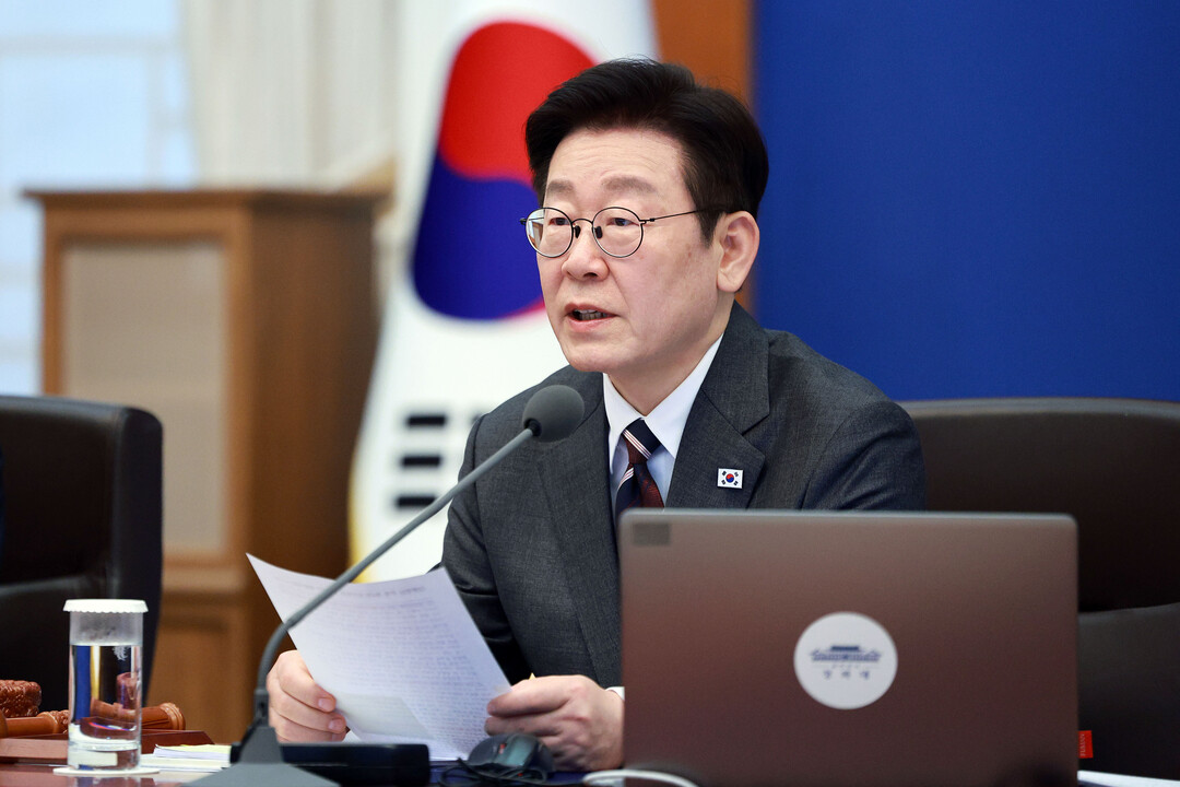 李 대통령, "집값과 주가는 별개…부동산 투기는 사회 왜곡 초래"