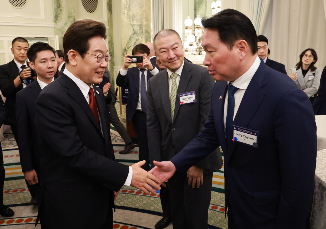 이 대통령 '가짜뉴스' 질타에...최태원 "다시는 재발않도록 만전"