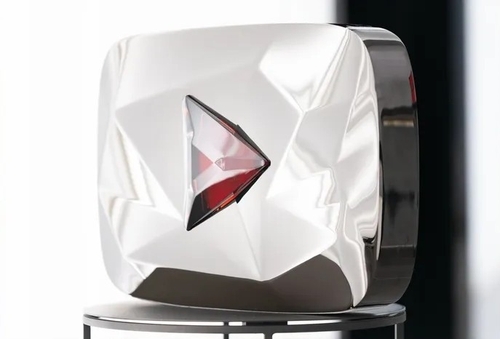 유튜브, 레드 다이아몬드 크리에이터 어워즈 전달 [유튜브 제공. 재판매 및 DB 금지]