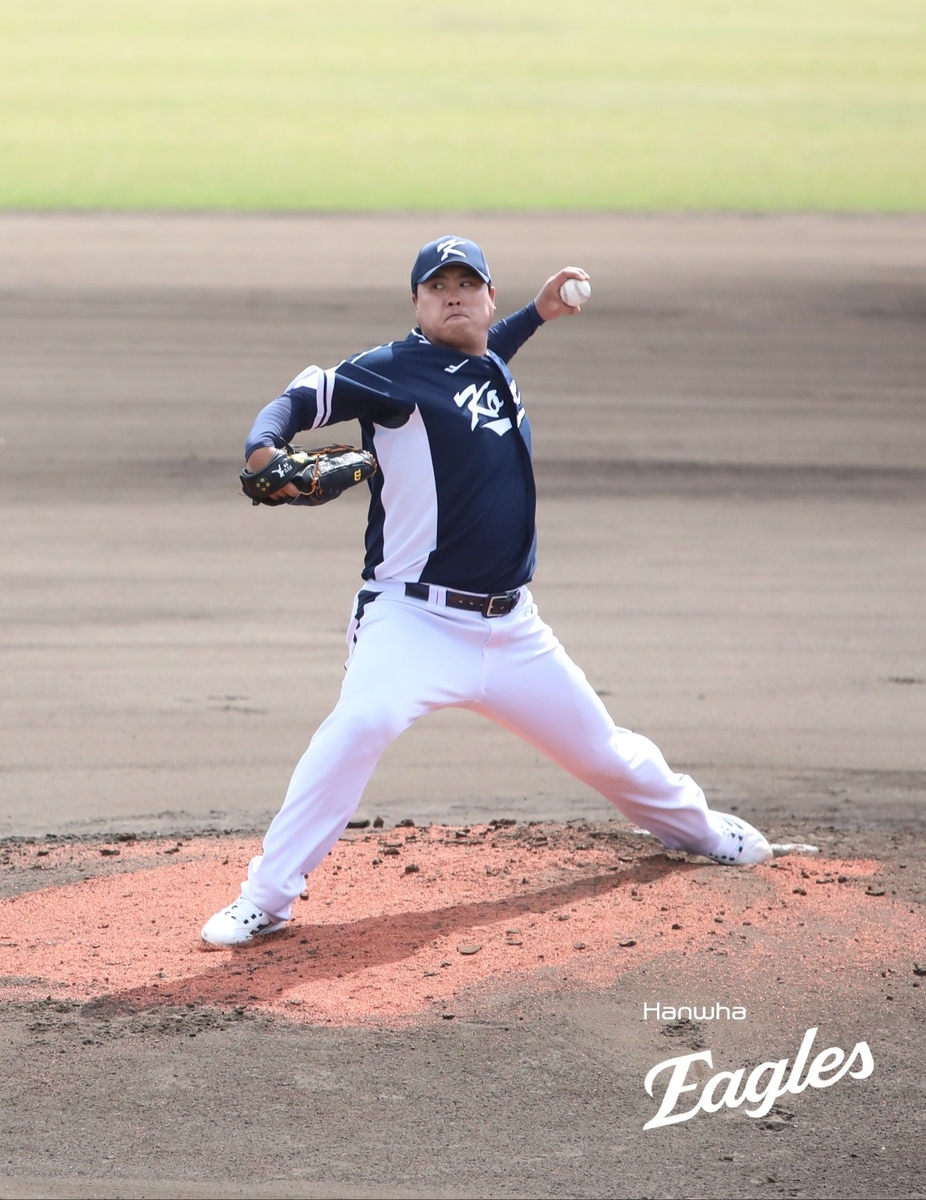 대표팀 유니폼을 입고 마운드에 올라간 류현진 [한화 이글스 제공. 재판매 및 DB 금지]