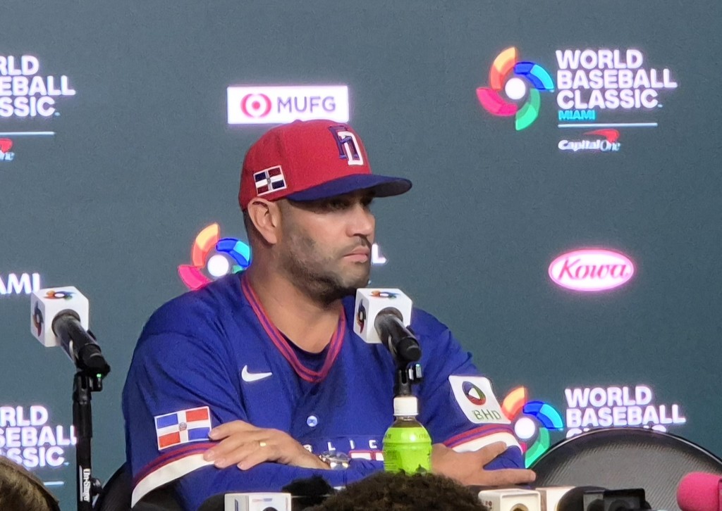 기자회견에 참석한 도미니카공화국 앨버트 푸홀스 감독 (마이애미=연합뉴스) 김경윤 기자 = 도미니카공화국 앨버트 푸홀스 감독이 미국 플로리다주 마이애미 론디포 파크에서 열린 WBC 조별리그 D조 마지막 경기에서 베네수엘라전에서 승리한 뒤 한국과 8강전과 관련한 질문을 듣고 있다. 2026.3.12. cycle@yna.co.kr