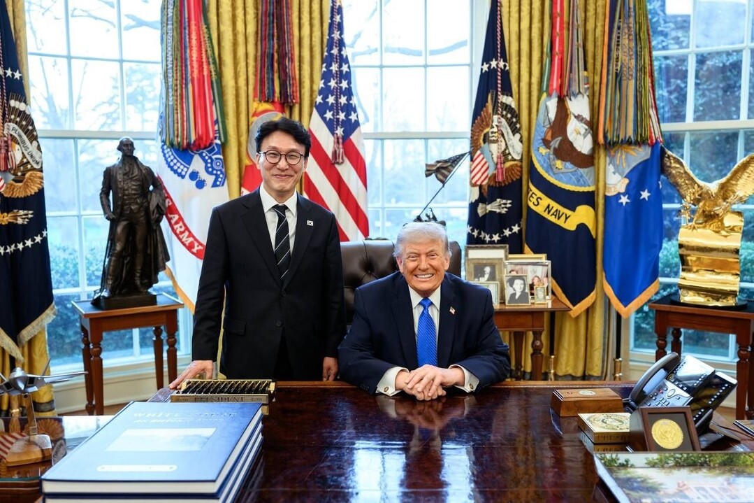 김 총리, 트럼프 집무실서 '깜짝 20분회동'…"김정은, 나와 대화 원하는지 궁금해"