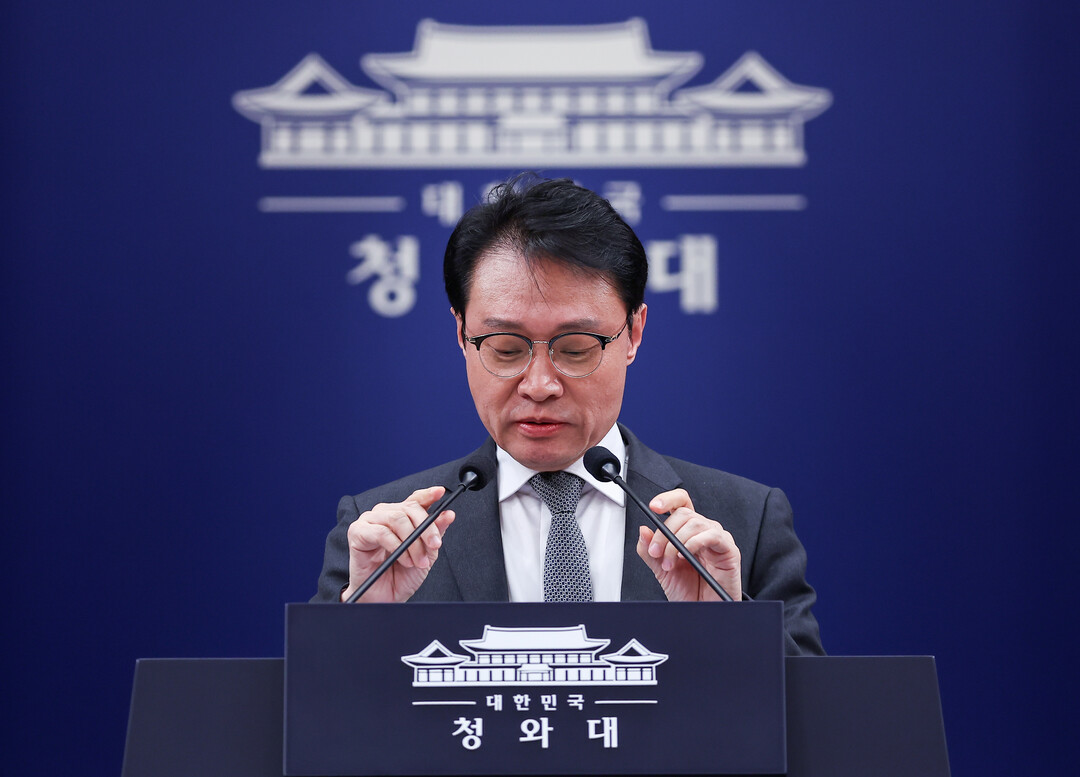 청와대 "이 대통령 조폭연루설 허위 확인돼…언론사에 추후보도 요청"