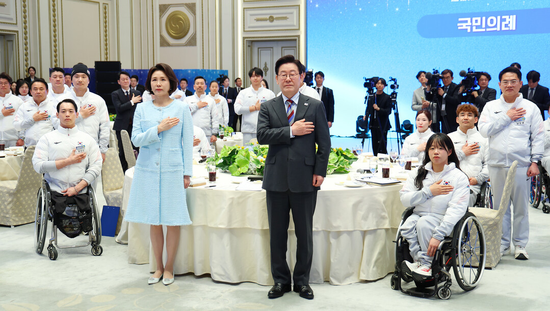 이 대통령, 동계 패럴림픽 선수단 청와대 초청…"불굴 투혼 보여줬다"