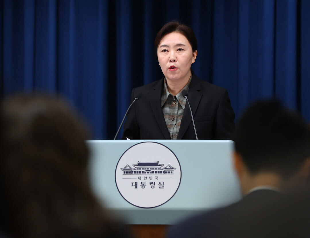 &nbsp;강유정 대변인이 2일 용산 대통령실에서 이날 열린 수석보좌관회의 관련 브리핑을 하고 있다. 2025.10.2&nbsp;