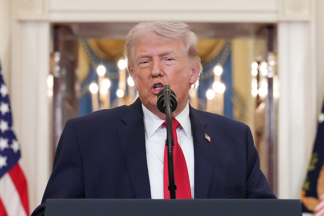 트럼프 '2-3주' 언급하며 "이란 목표물을 강력하게 타격할 것"