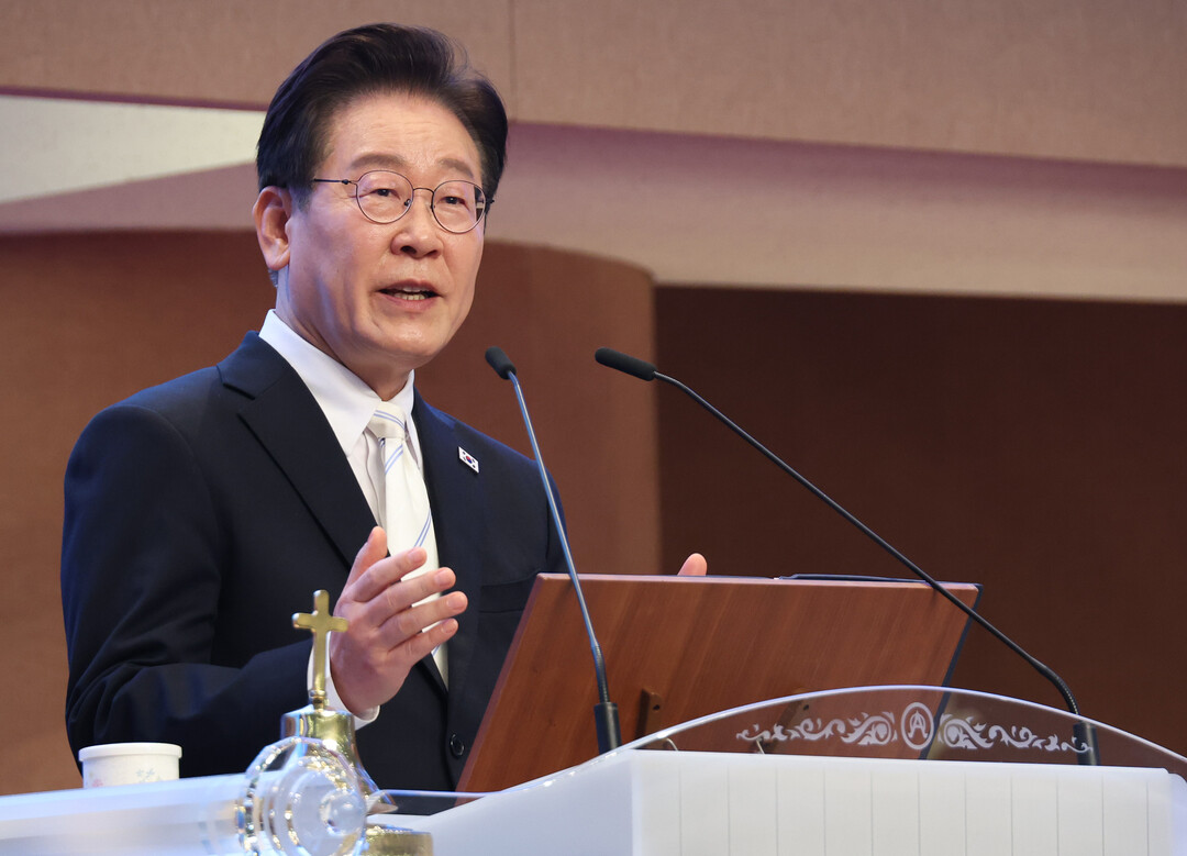 이 대통령, 식목일 맞아 관저에 묘목 심어…어제 안동 방문해 성묘