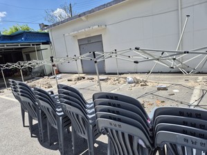 충북 음성 어버이날 행사장서 강풍에 콘크리트 구조물 떨어져…4명 부상
