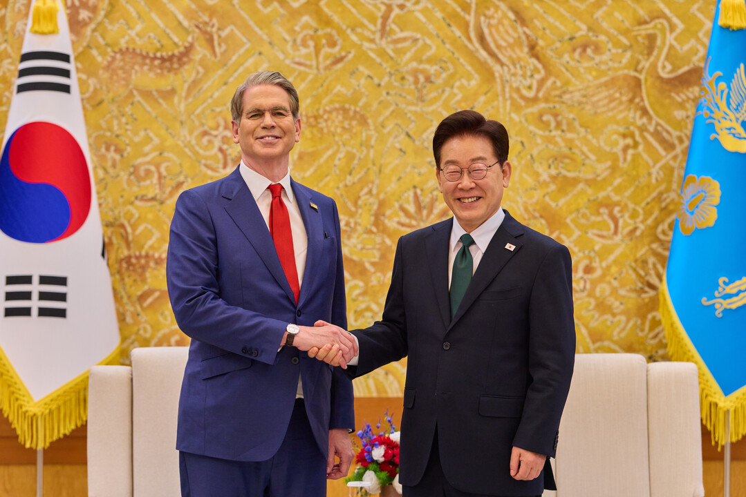 미·중 정상회담 하루 앞...이 대통령, 베선트·허리펑 연쇄접견…협력 강조