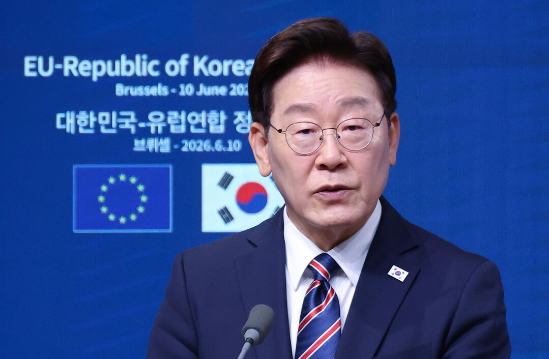 이 대통령 지지율, 지방선거 전에 비해 9%p 하락한 57%