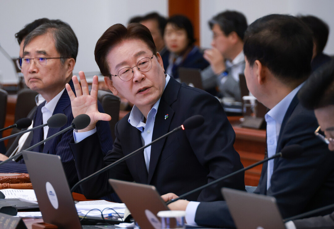 李대통령 "선관위 우려 커…부정부패·비리도 충분히 수사해야"