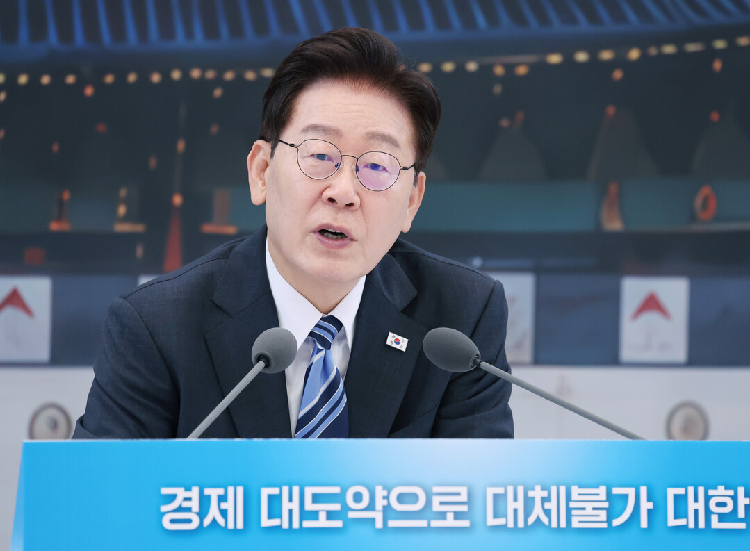 이 대통령 "부정부패 신고, 업으로 하는 것도 나쁘지 않아…국가에 기여하는 것"