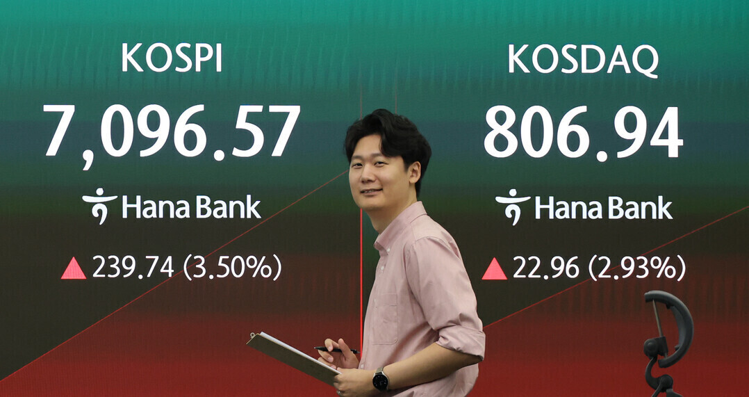외인 '폭풍 매수'에 삼전닉스 재부상…코스피 6500선 탈환