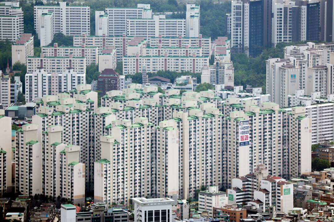 지난 1&sim;4월 서울 아파트 시장에서 