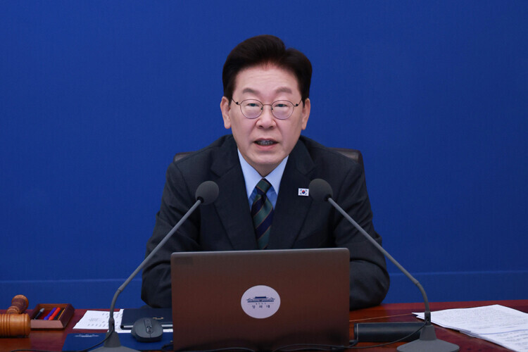 이 대통령 국정 지지율 39%…민주당 35%·국힘 30%로 오차범위 내 기록[한국갤럽]